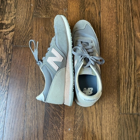 New balance tennis shoes - Picture 1 of 5